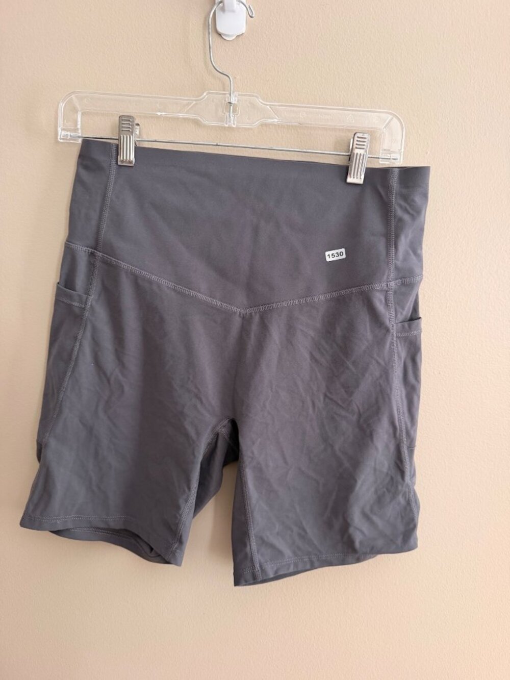 Halara L Womens Gray High-Waisted Athletic Shorts With Side Pockets
